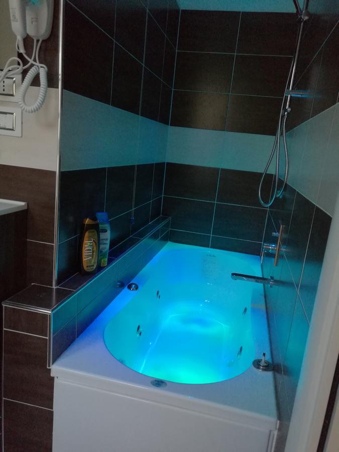 Voyage Prive Deluxe Bed & Breakfast Специя Екстериор снимка