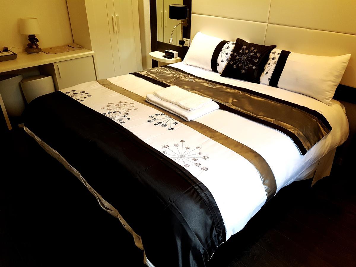 Voyage Prive Deluxe Bed & Breakfast Специя Екстериор снимка