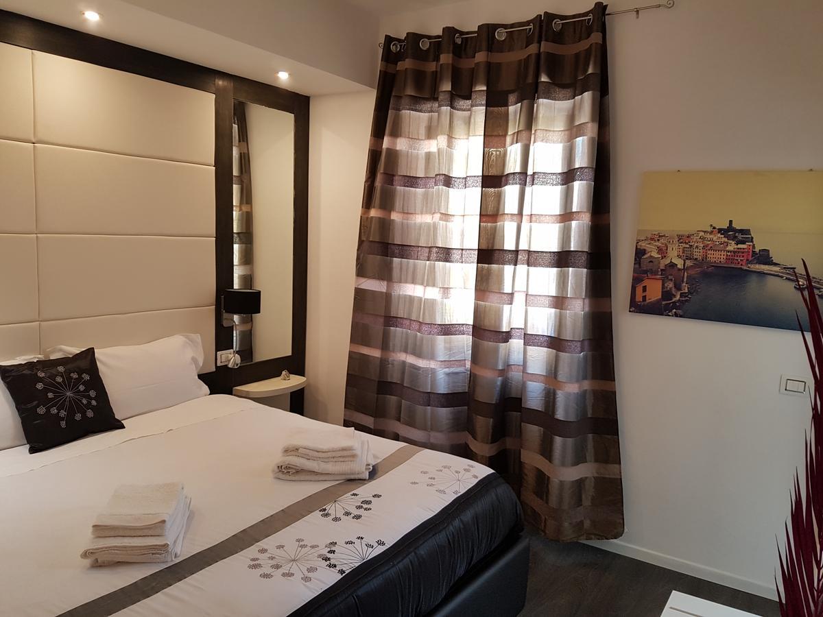 Voyage Prive Deluxe Bed & Breakfast Специя Екстериор снимка