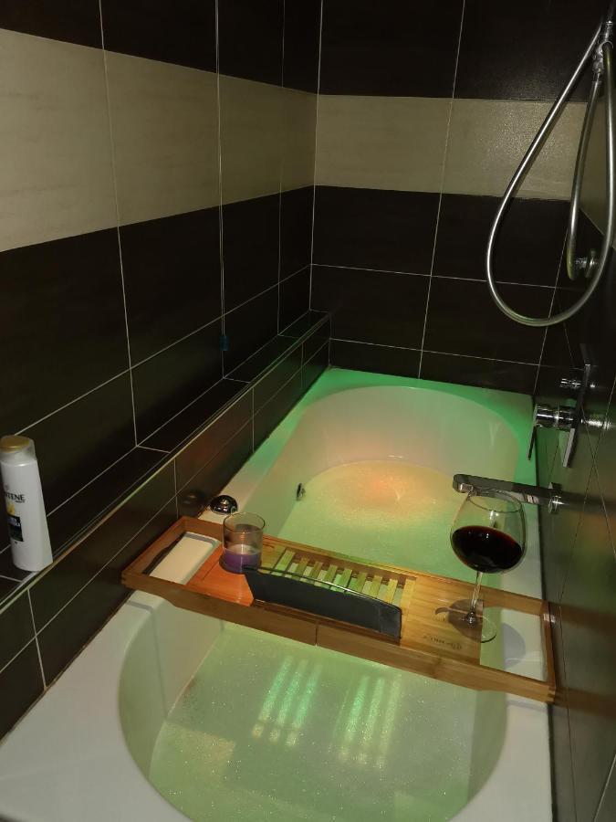 Voyage Prive Deluxe Bed & Breakfast Специя Екстериор снимка